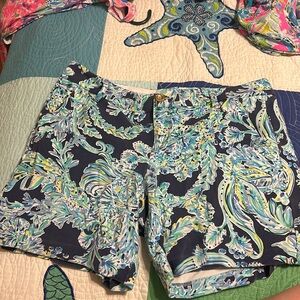 EUC Lilly Pulitzer shorts size 10!